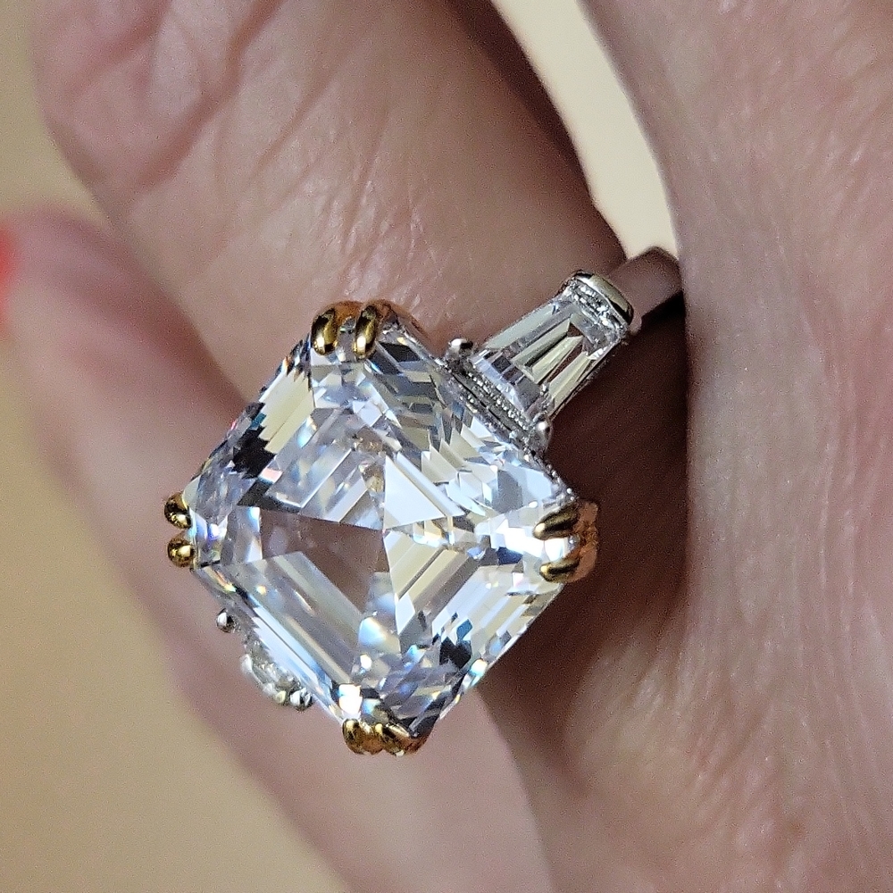 6.01-Carat Asscher Cut Sapphire Crystal I Color VVS2 Clarity